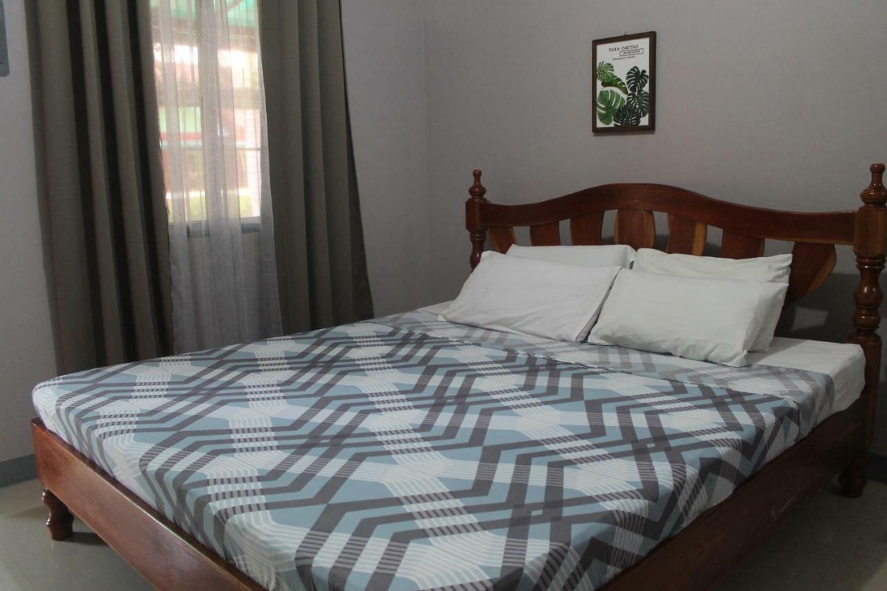 Green Park Tourist Inn Puerto Princesa Екстериор снимка